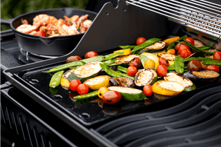 NAPOLEON Dujiniai griliai Dujinis grilis NAPOLEON Rogue 425 RSB su šonine virykle, juodas, 3* 14,25 kW