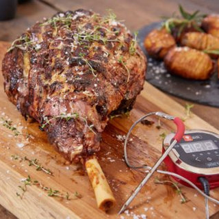 Ėriena su Dižono garstyčiomis ir bulvėmis švediškai ("Hasselback potatoes")