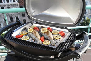 WEBER Elektriskie grili Elektriskais grils WEBER Q 1400 ar statīvu, čuguna grilu un sānu plauktiem, (43 x 32 cm, 2,2 kW)
